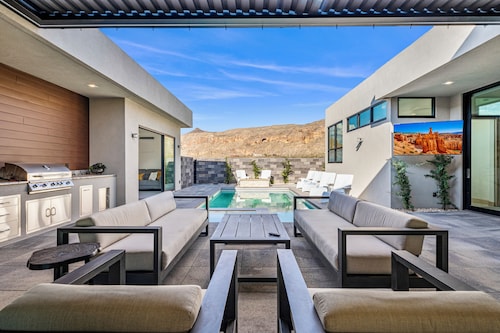 Luxury Golf Villa at Copper Rock, Private Pool, Private Spa, Putting Green, and more
