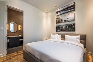 5 habitaciones, tabla de planchar con plancha y wifi gratis 