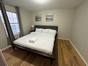3 bedrooms, iron/ironing board, WiFi, bed sheets