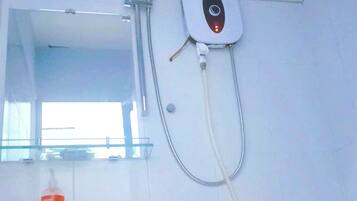 Basic Double Room | Bathroom | Free toiletries, shampoo, toilet paper