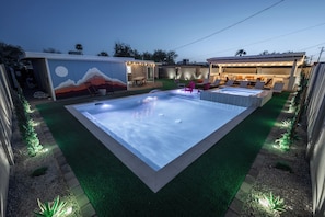 Outdoor pool, a heated pool - Old Town Villa - FREE Heated Pool, Hot Tub, Fire Pit, Putting Green, BBQ (Scottsdale)