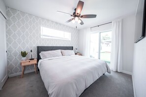 4 bedrooms, desk, iron/ironing board, WiFi