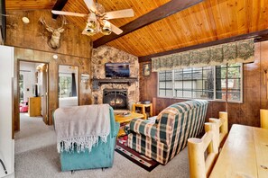 キャビン ベッド (複数台) パティオ マウンテンビュー (2468) | 内装