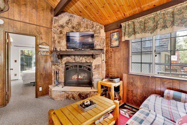 キャビン ベッド (複数台) パティオ マウンテンビュー (2468) | 内装