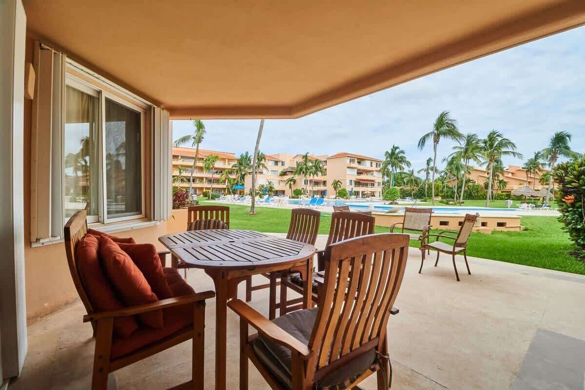 屋外ダイニングエリア