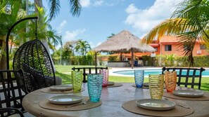 Outdoor dining - Casa Bugambilias | 3BR | Pool & Great Location (Cancún)