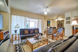 Téléviseur, bureau