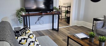 Stylish Modern Gem in Downtown