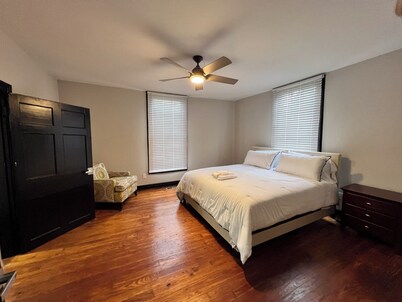 Four King Beds - Welcome Fort Moore Grads Families