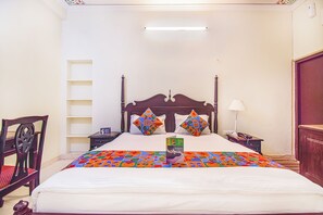 2 bedrooms, desk, free WiFi, bed sheets