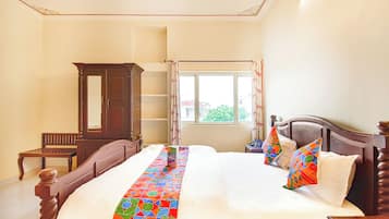 2 bedrooms, desk, free WiFi, bed sheets