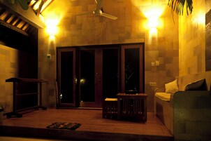 Deluxe Room, Pool View | Terrace/patio