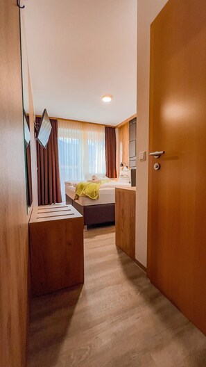 1 bedroom, free WiFi, bed sheets, wheelchair access - Room 'Sylpaulerhof-Dz Deluxe 82' with Mountain View and Wi-Fi (St Michael im Lungau)