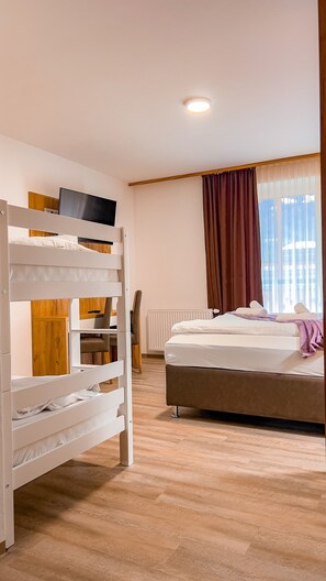 1 bedroom, free WiFi, bed sheets, wheelchair access