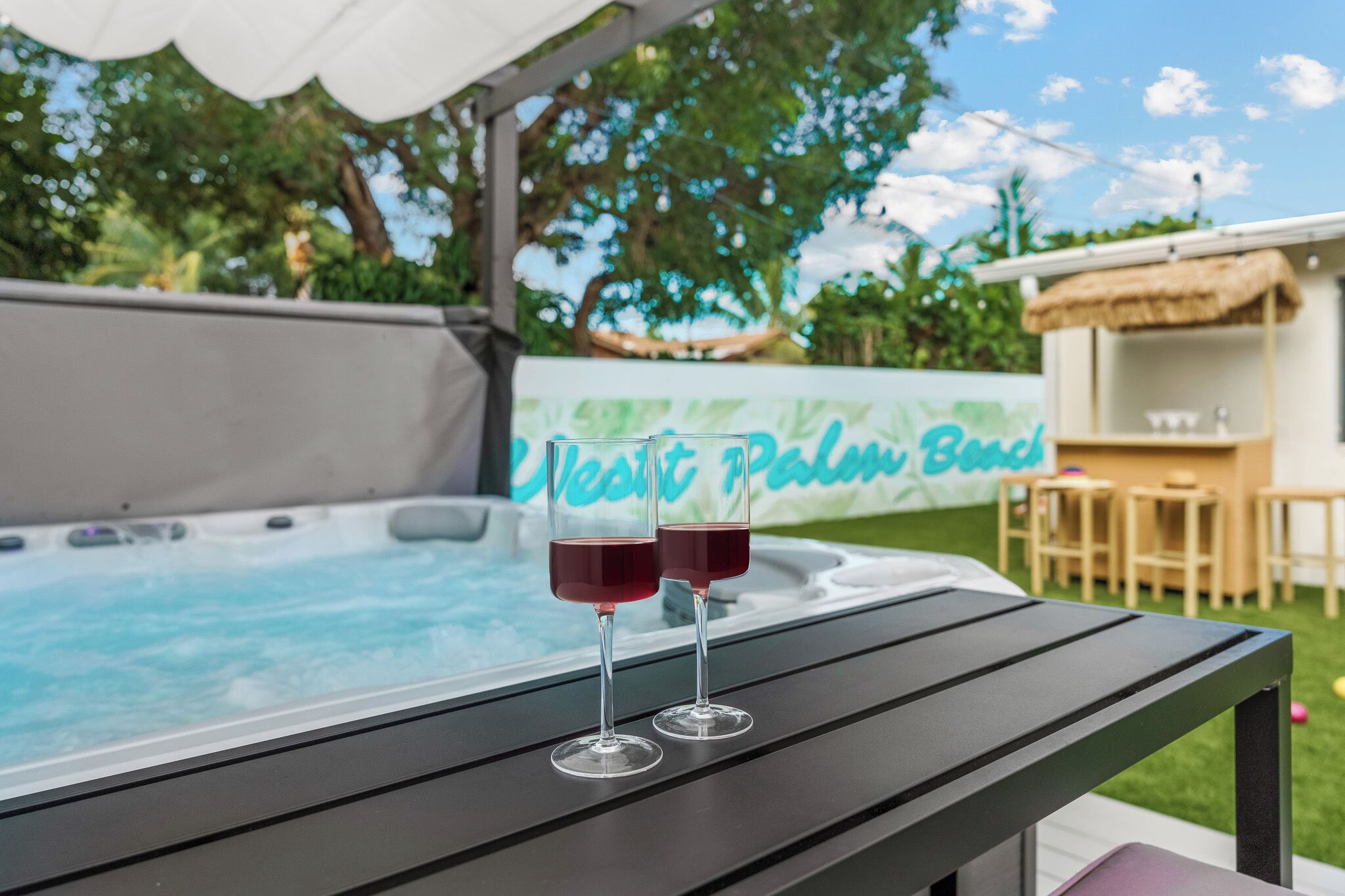 Outdoor spa tub