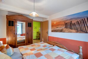 2 slaapkamers, een strijkplank/strijkijzer, gratis wifi, beddengoed