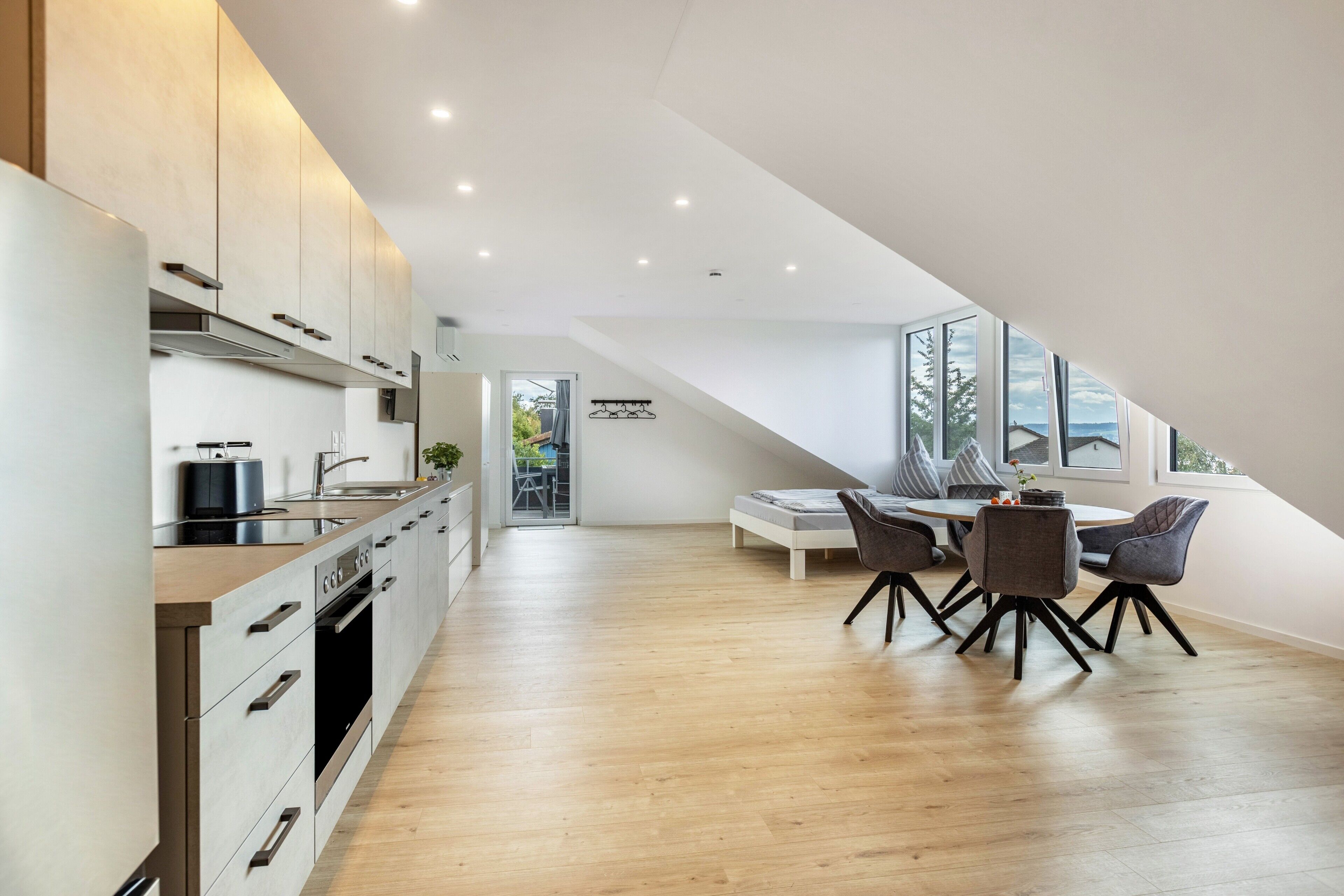 Kühlschrank, Ofen, Herdplatte, Geschirrspüler