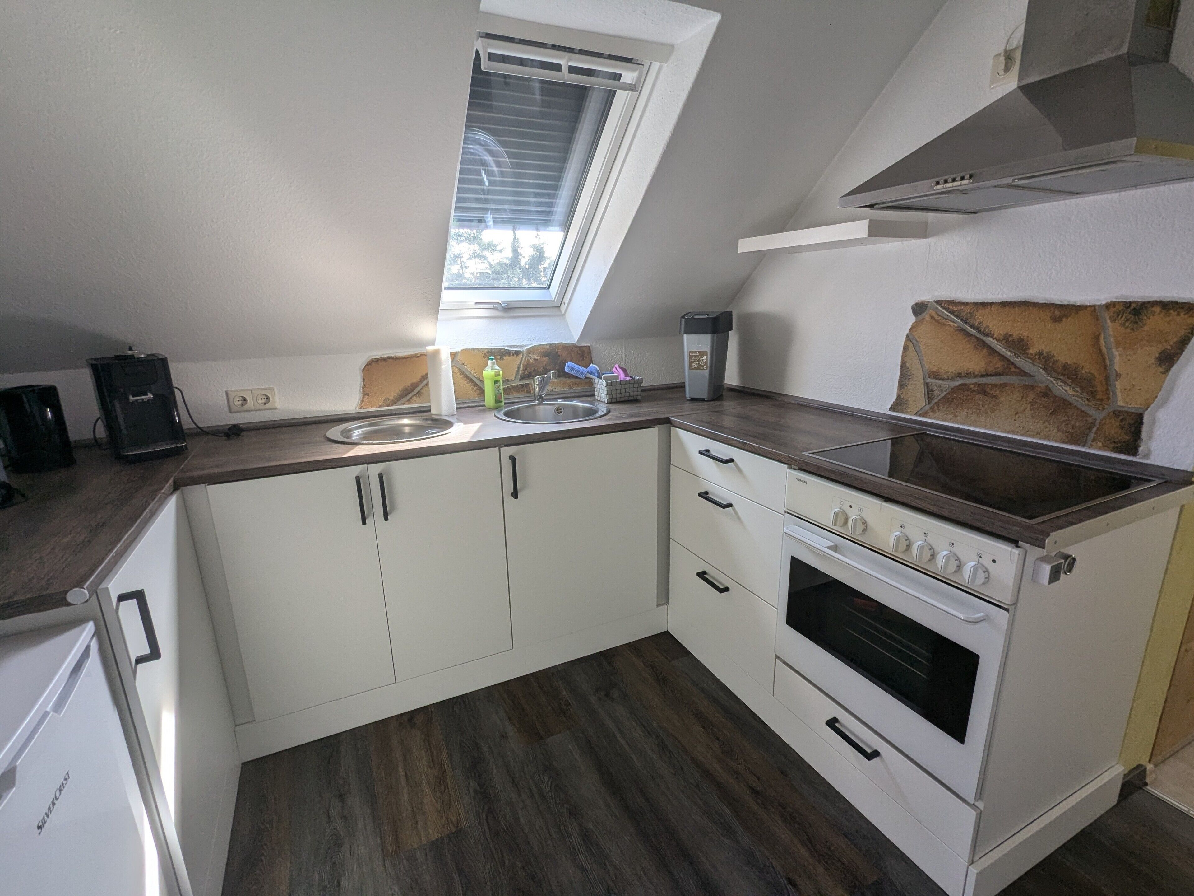 雪櫃、微波爐、焗爐、爐具