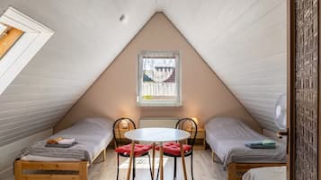 3 bedrooms, iron/ironing board, WiFi (free), bed sheets
