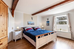 2 slaapkamers, een strijkplank/strijkijzer, gratis wifi, beddengoed