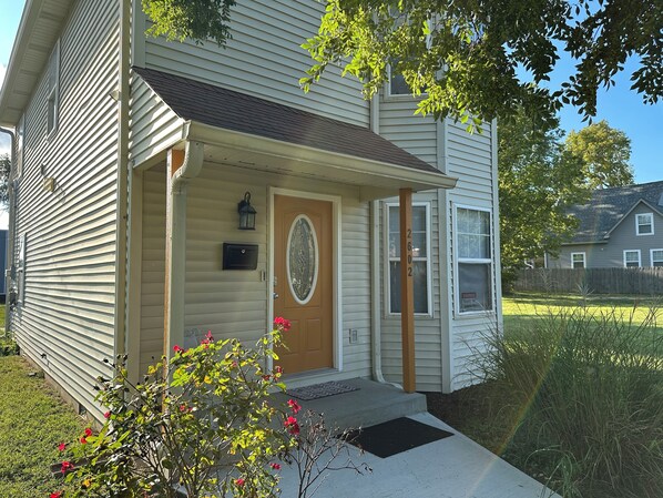 Exterior detail - The Butler Villa House 3BR w/Free Parking (Indianapolis)