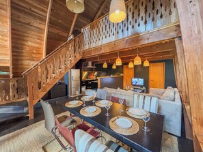 Flat-screen TV - Hakuba Mountain Cabin (Hakuba)