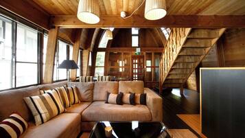 Cabin, 2 Bedrooms, Non Smoking | Living area | Flat-screen TV