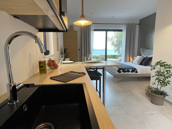 Interior - Garden Suite, Beautiful Seaview & close to Beach (Zakynthos)