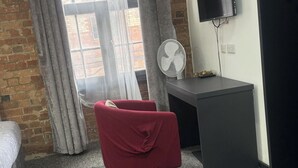 Interior - Studio - Sleeps 2 - Parking - Wifi (Nottingham)