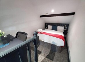 1 soverom, strykejern/-brett, wi-fi og sengetøy