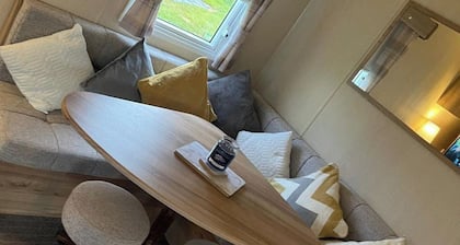 Seaside Caravan Retreat in Craig Tara