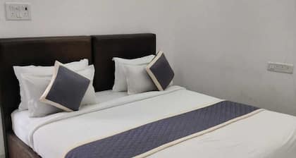 Eben Service Apartment