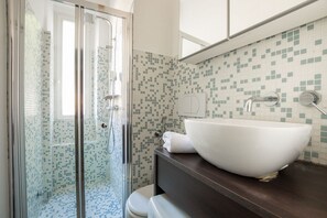 Shower, hair dryer, towels - Studio Cobalto - Calvairate | Porta Romana (Milano)