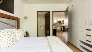 2 chambres, fer et planche à repasser, Wi-Fi, draps fournis