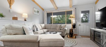 Brookside II B-303- Slopeside Ski in Ski Out Condo