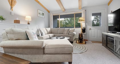 Brookside II B-303- Slopeside Ski in Ski Out Condo