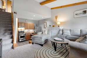 TV, fireplace - Brookside II B-303 - Sunday River Slopeside Condominium (Newry)