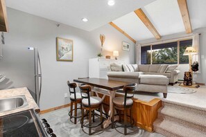 TV, fireplace - Brookside II B-303 - Sunday River Slopeside Condominium (Newry)