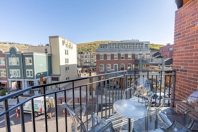 Ski-In / Ski-Out Town Lift Designer Condo ON Main Street, No Car Needed – Walk Everywhere