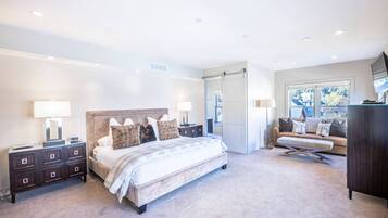 2 عدّة غرف نوم وخزنة داخل الغرفة ومكواة/لوح كي وواي فاي مجانًا