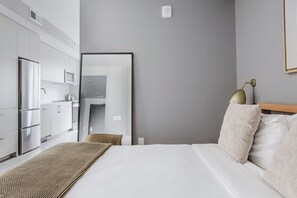 1 bedroom, iron/ironing board, WiFi, bed sheets - Chic Logan Circle 1BR w/ W/D, near White House & Dining, by Blueground (Washington, D.C.)