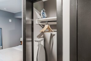 1 camera, ferro/asse da stiro, Wi-Fi, lenzuola