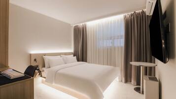 Deluxe B (Shower) | Desk, free WiFi