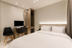 Deluxe B (Shower) | Desk, free WiFi - Hwagok August (Seoul)