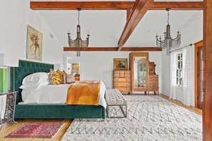 4 soverom, strykejern/-brett, wi-fi og sengetøy