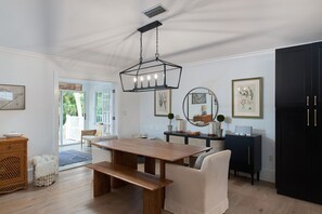 Dining - Gorgeous Tropical Oasis in Sanibel Dunes (Sanibel)