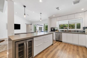 Unclassified image, 5 of 49, button - Magnesia Falls Cove, Newly Remodeled, Large Yard, Pool, Spa, Fire Feature, Mountain Views (Rancho Mirage)