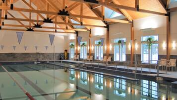 Alberca techada y alberca climatizada