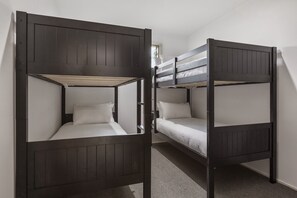 3 chambres, fer et planche à repasser, Wi-Fi, draps fournis