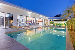 Exterior - Open-space Design 4BR Pool Villa Luna (Rawai)